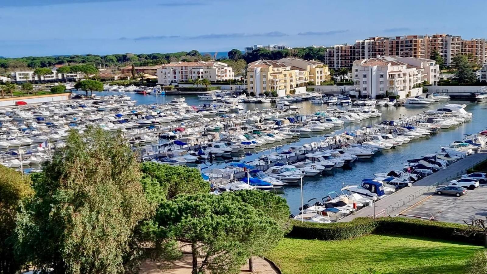Studio Avec Vue Sur Marina Et Mer - 2 Adultes Et 1 Enfant Maximum Mandelieu Exteriér fotografie